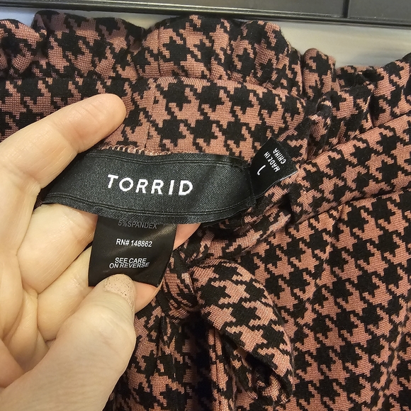 Torrid Pink and Black Houndstooth Joggers - Picture 7 of 10